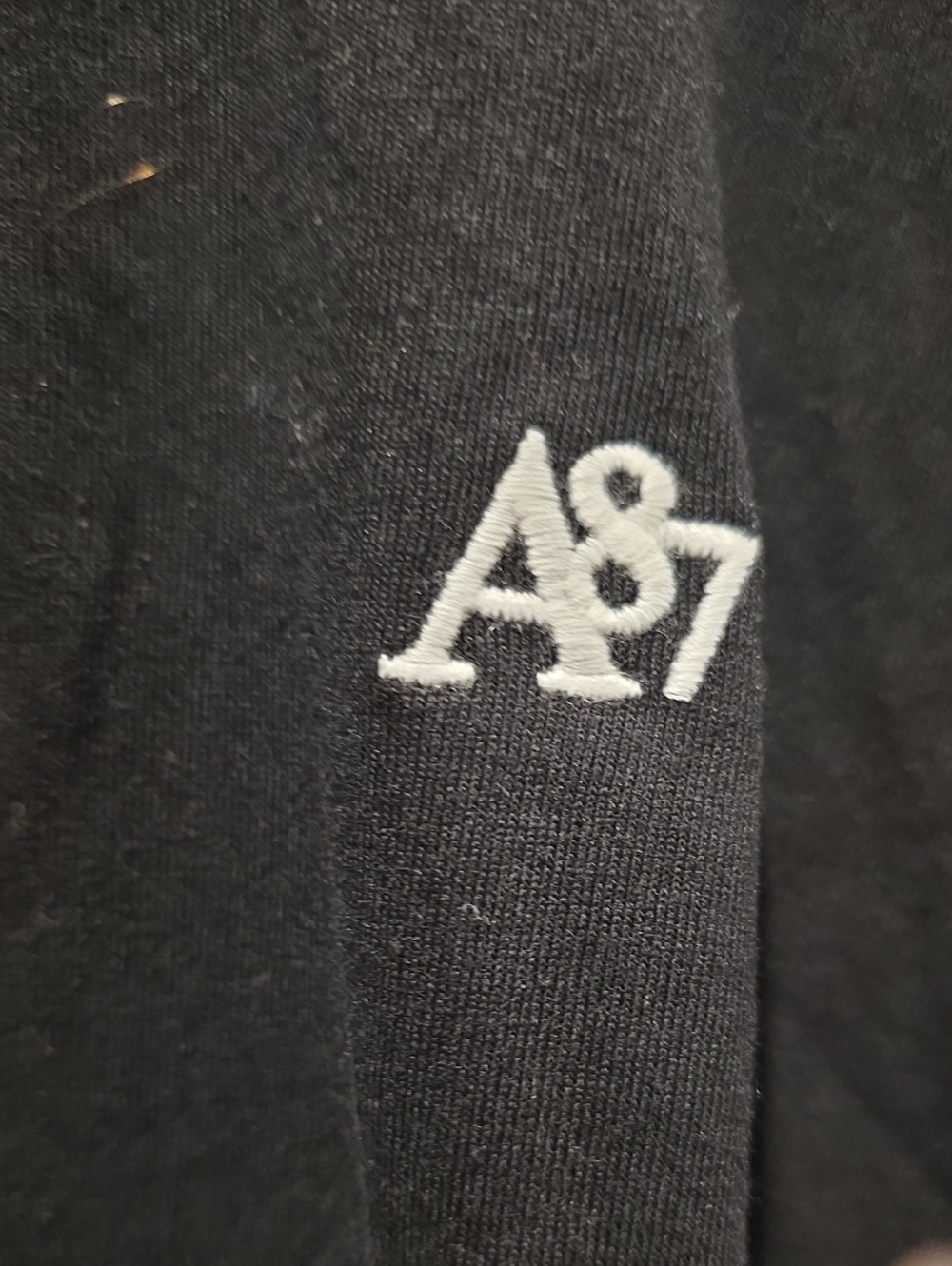 Aeropostale Black T-Shirt with Branded Tag - Picture 3 of 7